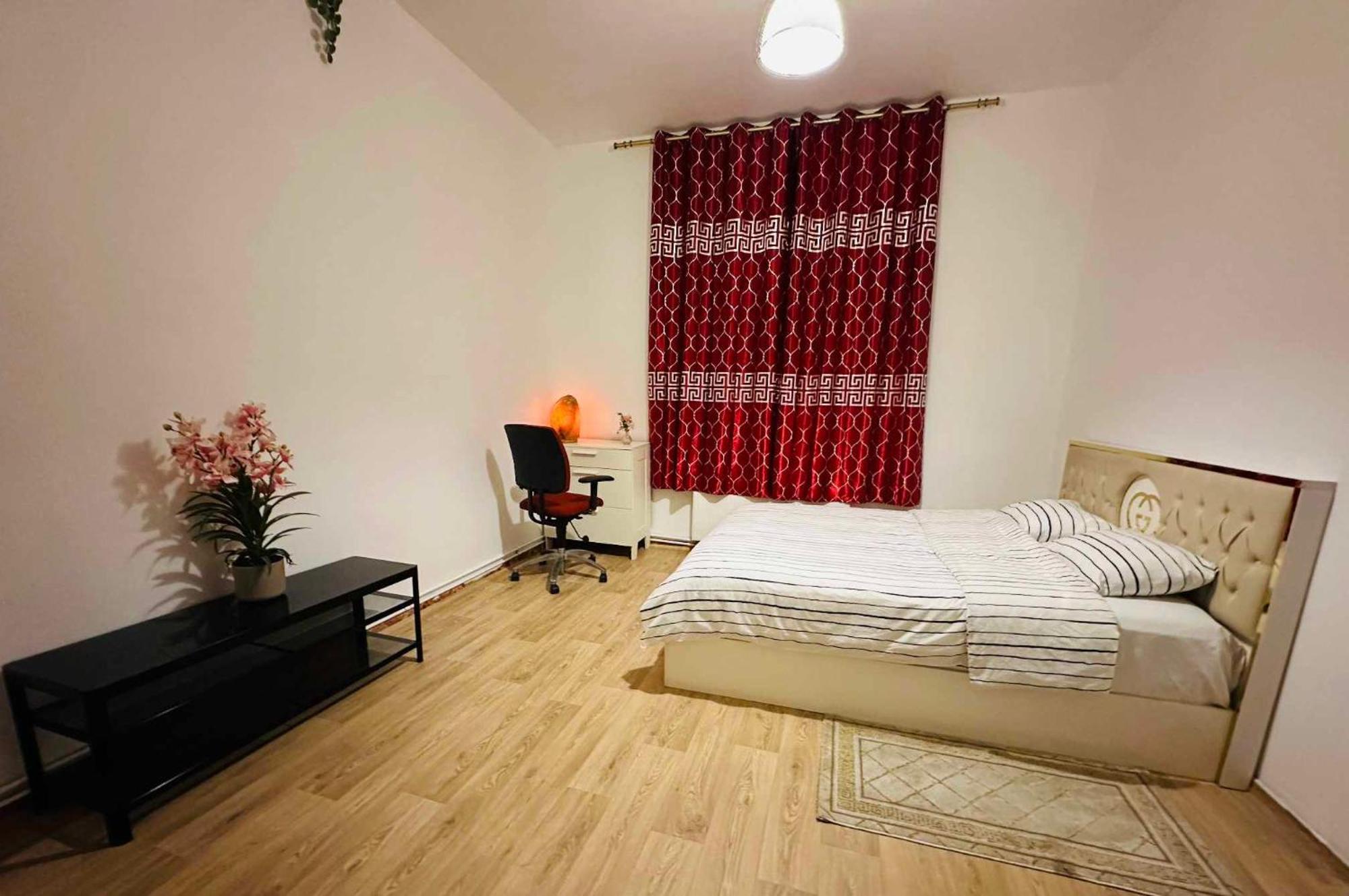 Modern & Comfortable Center Oasis~king Bed ! * Brussel